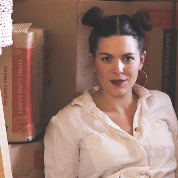 Meet your Posher, Alessandra - Picture 2 of 2